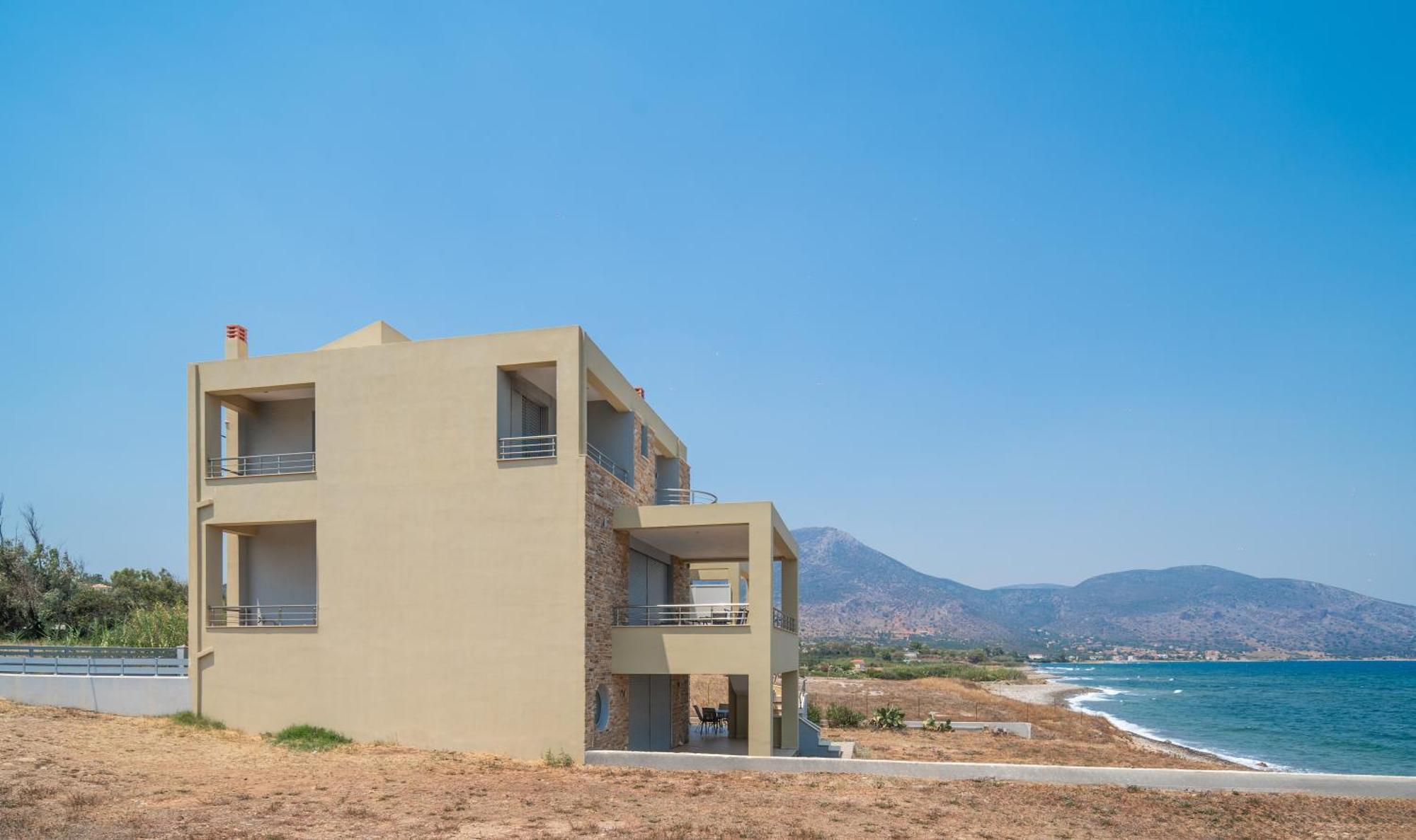 Spacious Beachfront Maisonettes With Stunning Views & A Private Beach Монемвазия Экстерьер фото